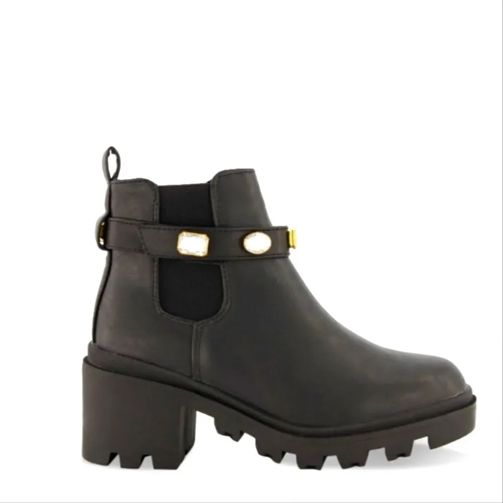 Ladies detailed booties sz 8.5